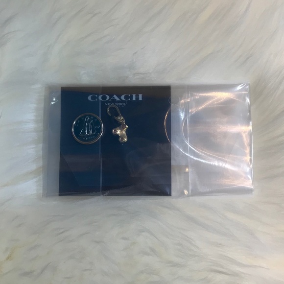 NWT Coach Gold Tone Limited Edition Roller Skate Charm Still In Packaging - Picture 9 of 12